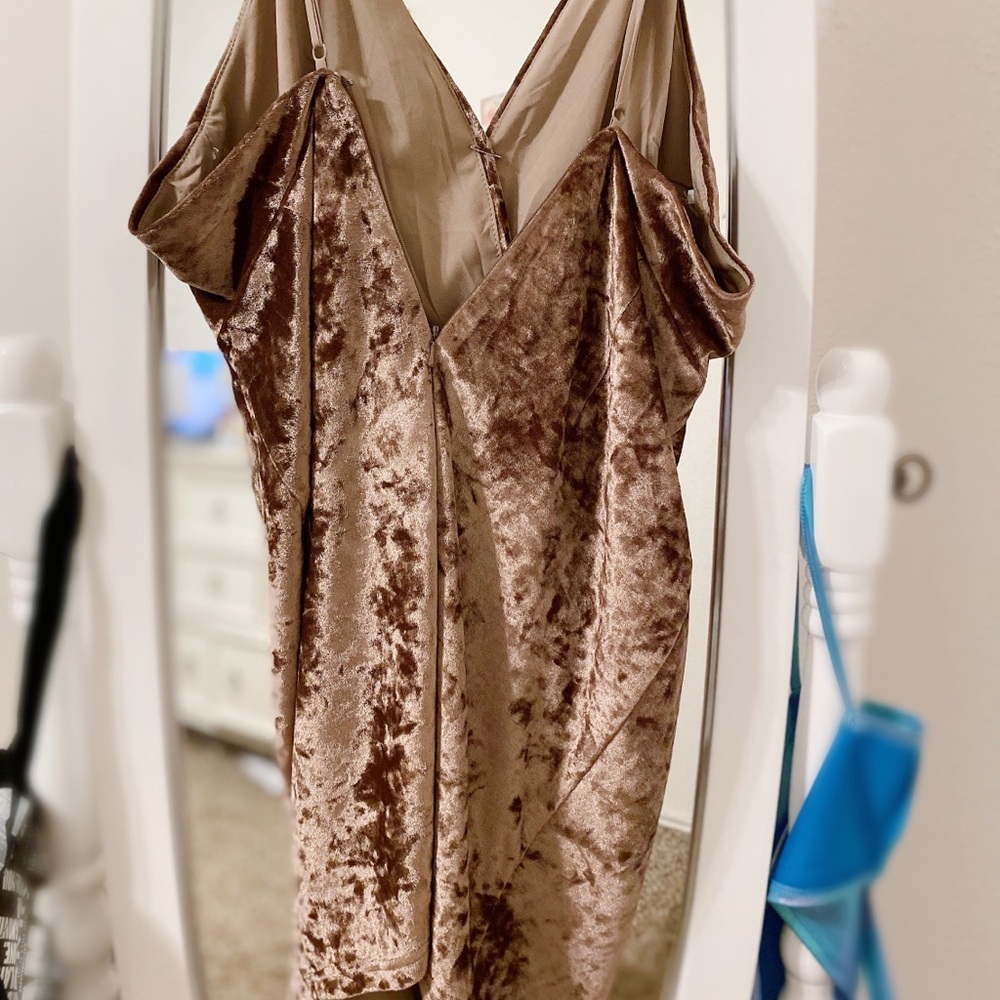 Dress - Picture 2 of 3